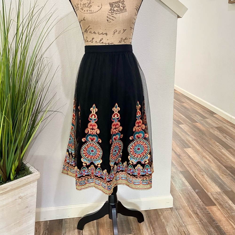 forever 21 embroidered skirt, like new
